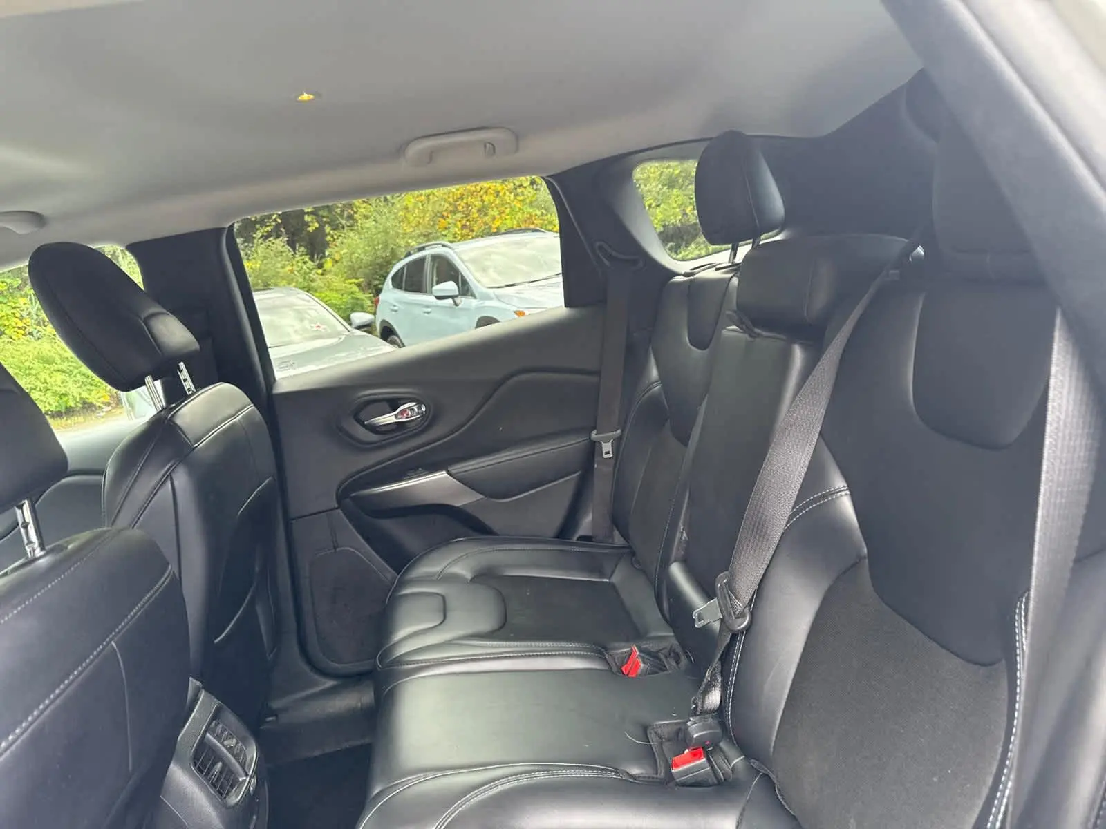 2020 Jeep Cherokee Latitude photo 31