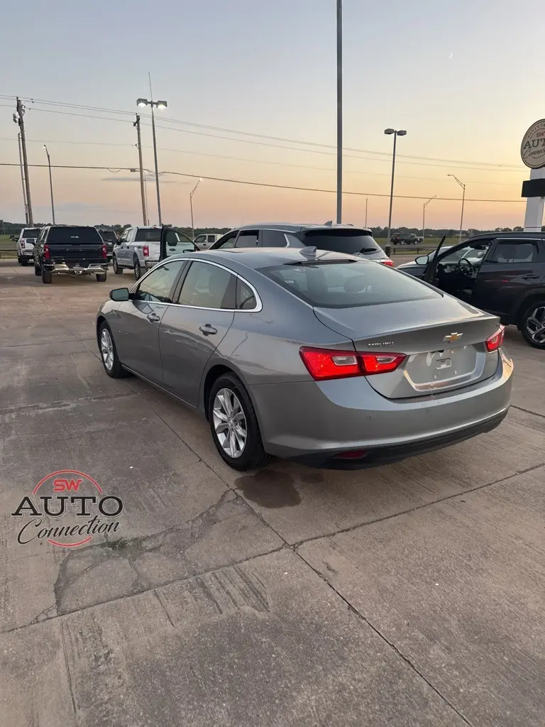 2024 Chevrolet Malibu 1LT photo 4