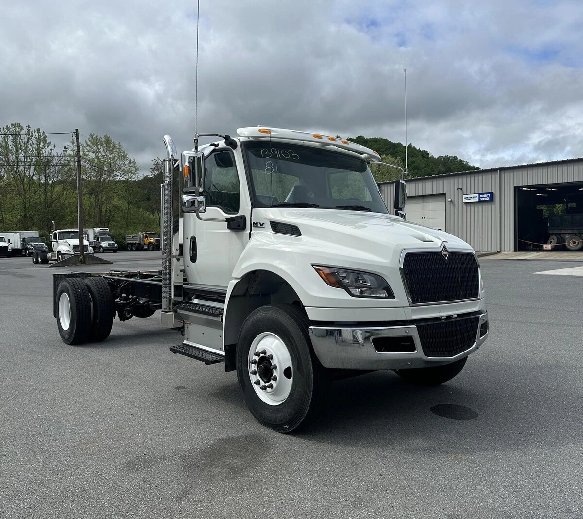 2025 International MV - image 6