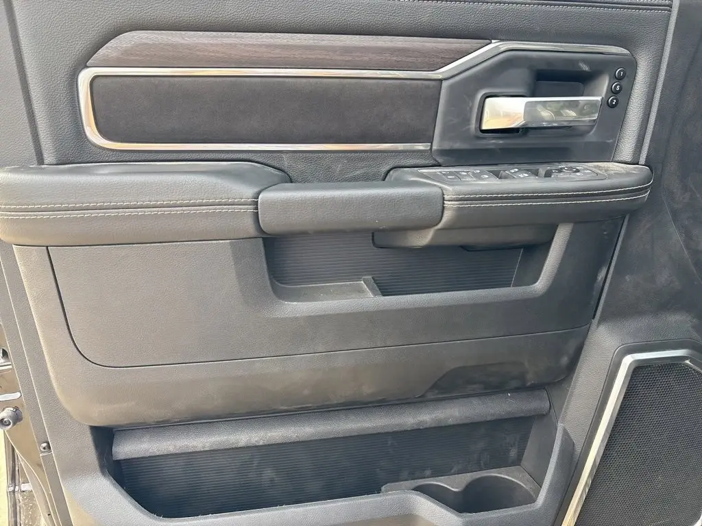 2025 Ram 2500 Laramie photo 17