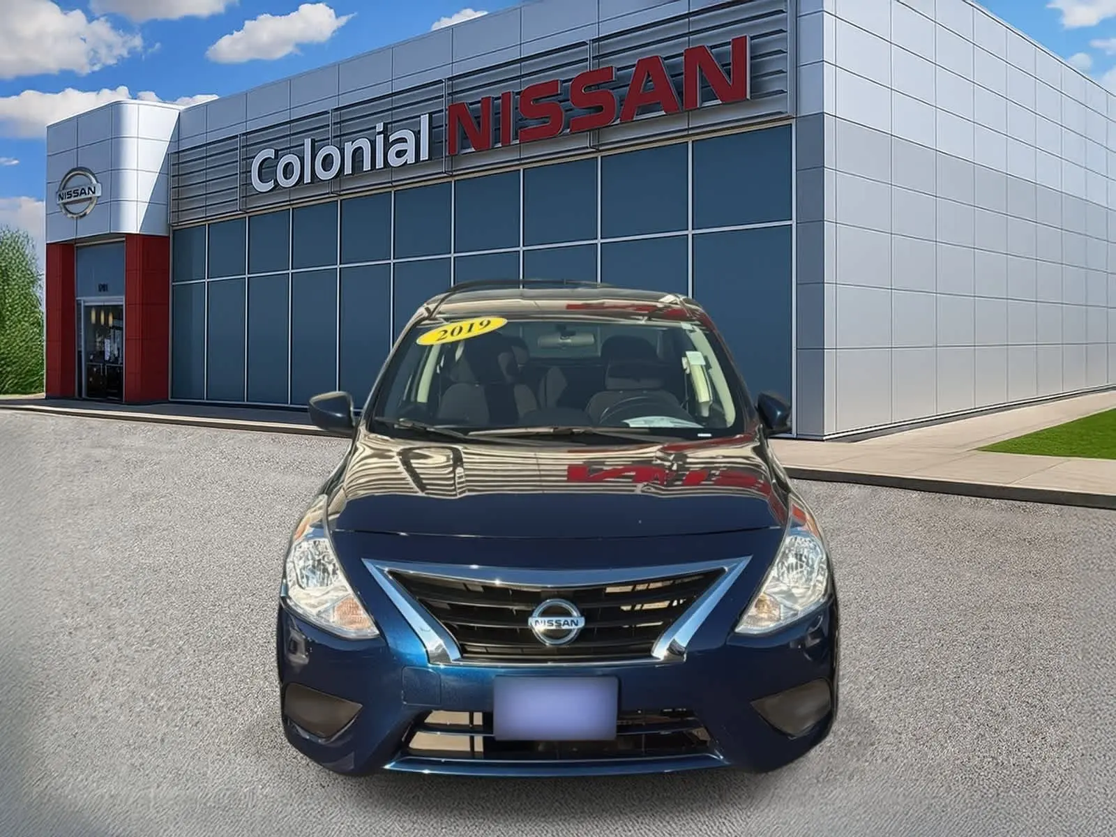 2019 Nissan Versa SV photo 6
