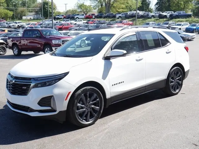 2022 Chevrolet Equinox RS photo 2