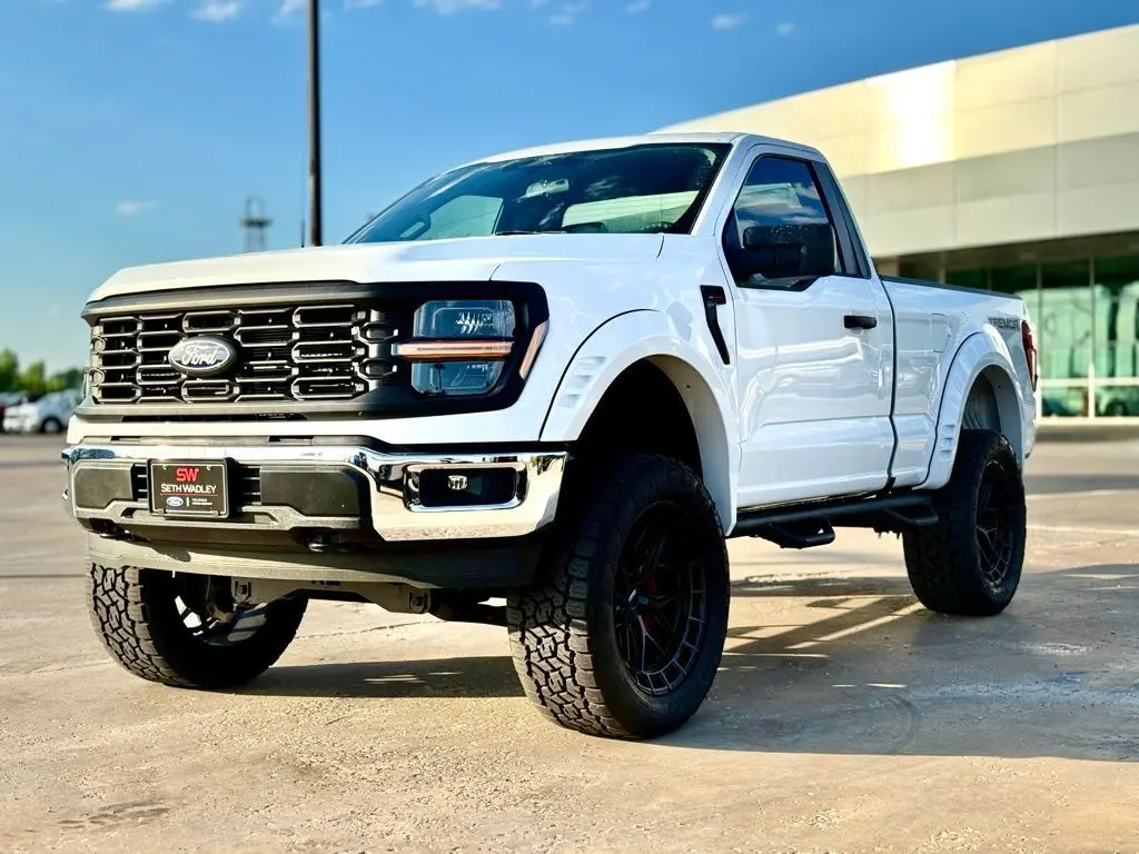 2025 Ford F-150 XLT photo 4