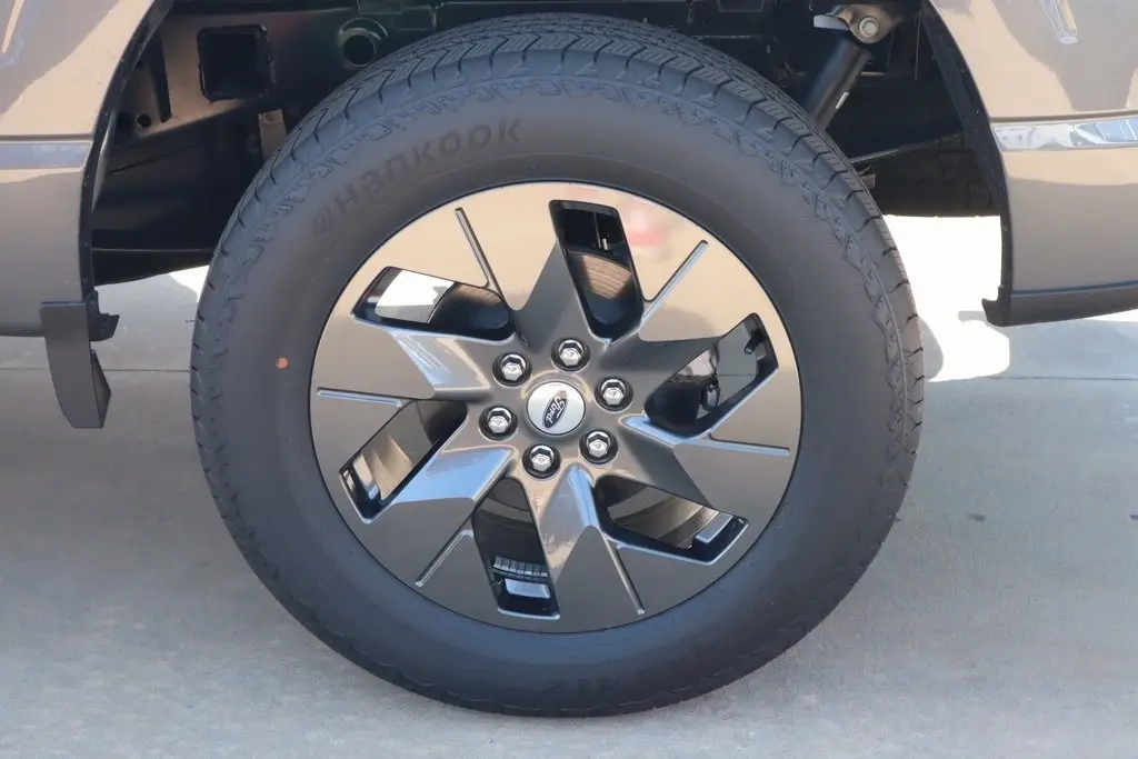 2025 Ford F-150 STX photo 15