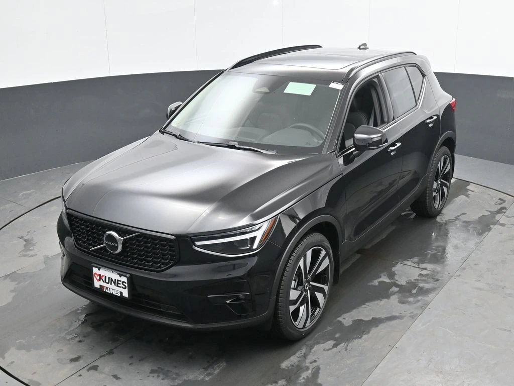 2026 Volvo - image 34