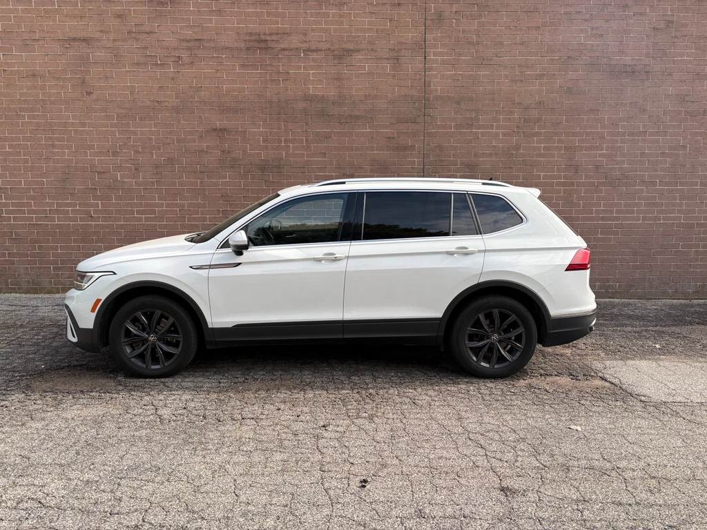 Used 2022 Volkswagen Tiguan SE with VIN 3VV3B7AX9NM008700 for sale in Kansas City