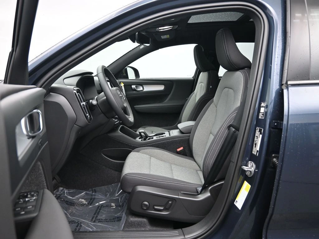 2026 Volvo - image 21