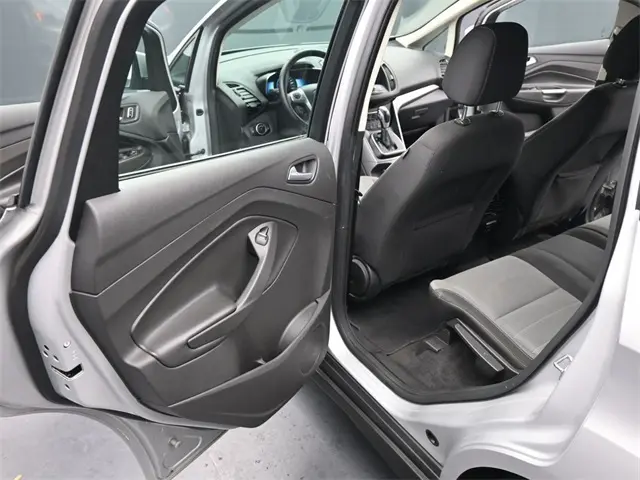 2016 Ford C-Max Hybrid SE photo 13