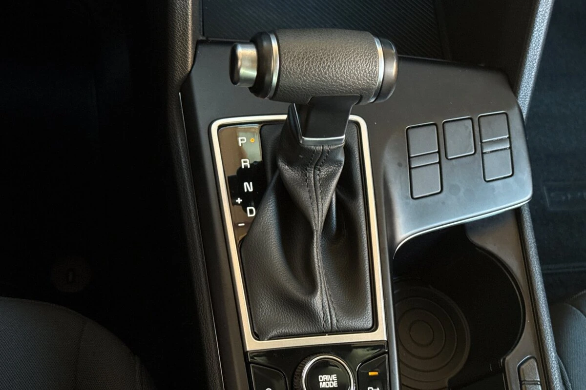 2025 Kia Sportage LX - Photo 21