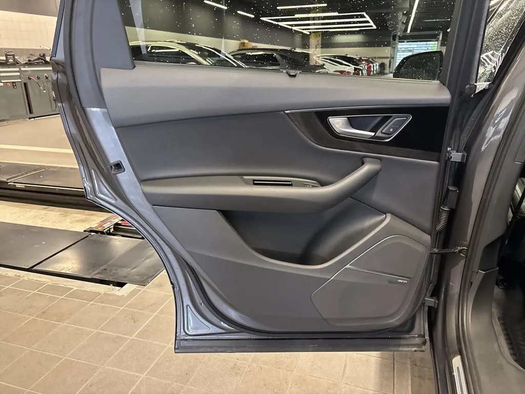 2019 Audi Q7 Prestige photo 24