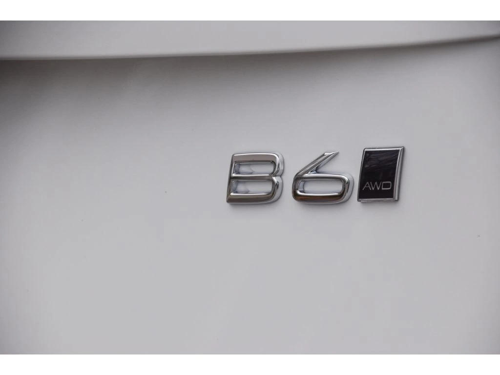 2026 Volvo - image 28