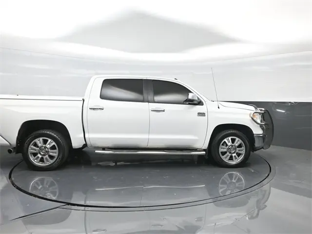 2016 Toyota Tundra Platinum photo 2