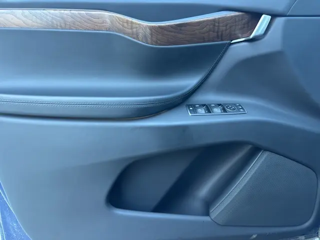 2020 Tesla Model X Long Range photo 22