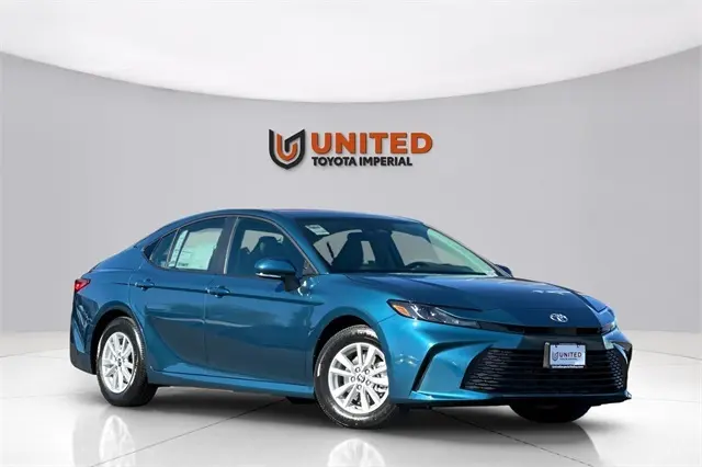 2026 Toyota Camry LE's photo