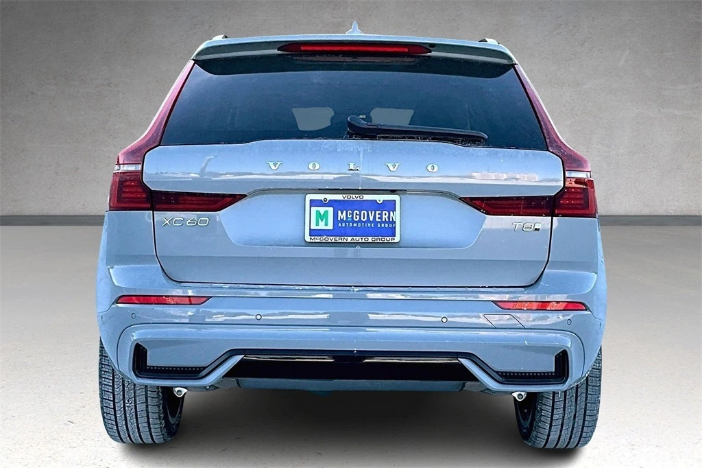 2026 Volvo - image 4