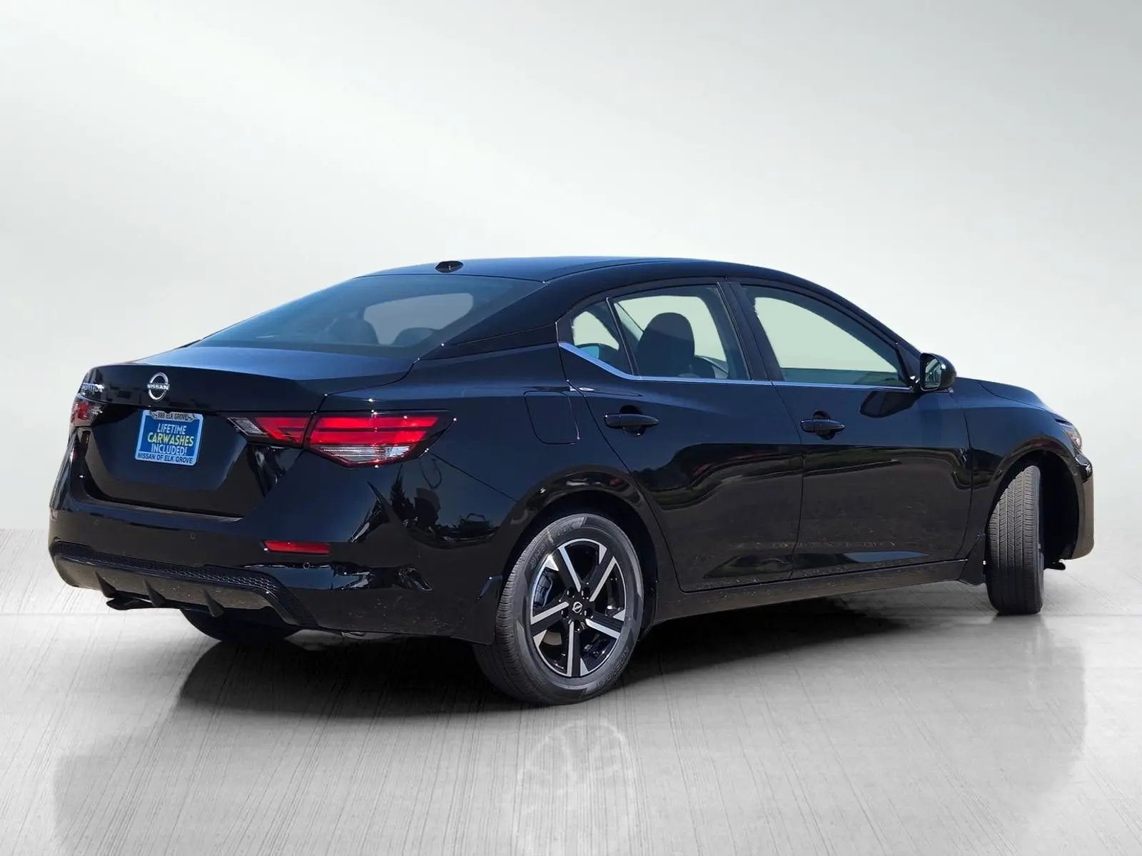 2025 Nissan Sentra SV photo 4