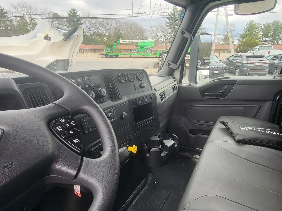 2025 International MV - image 35