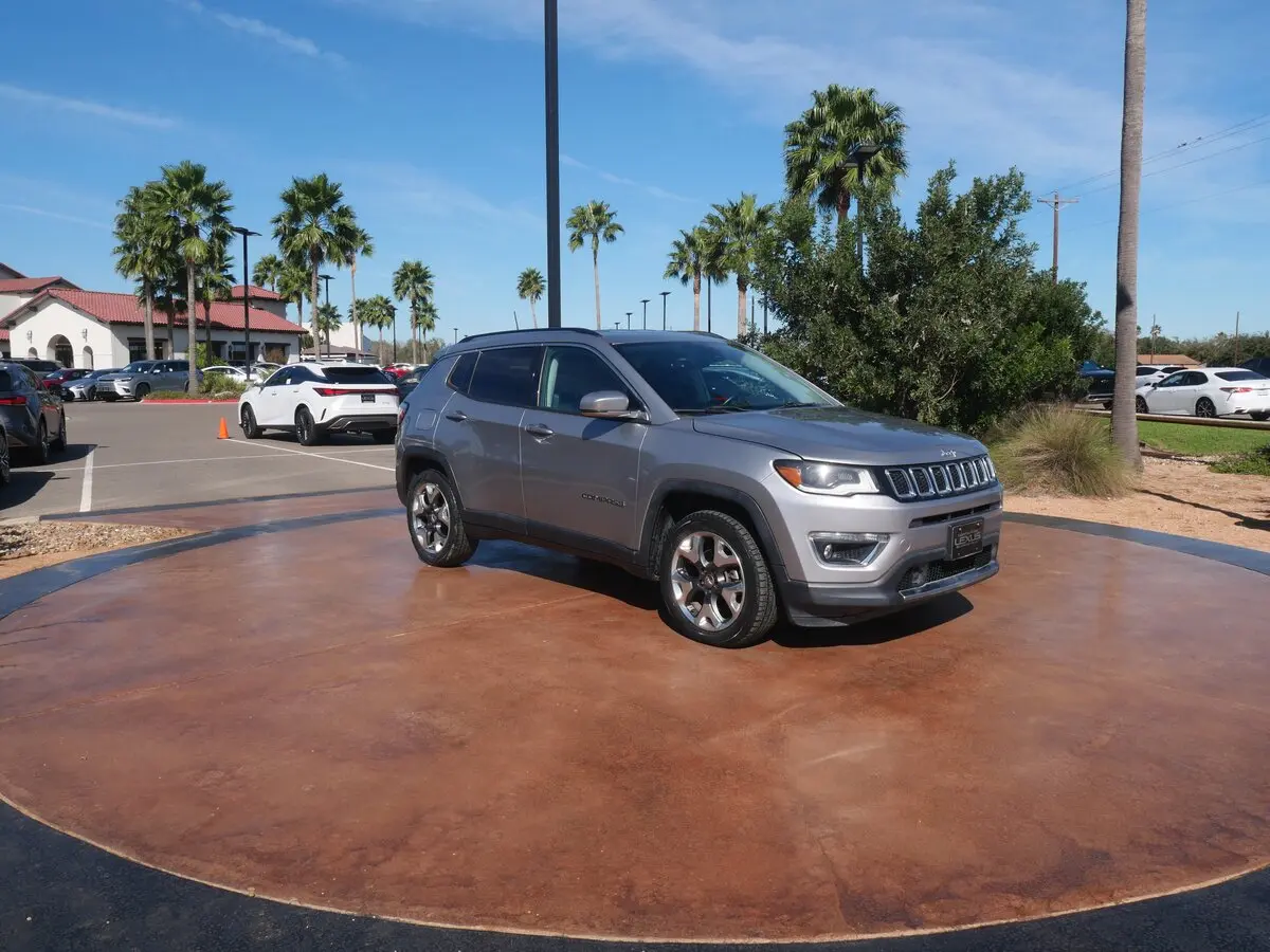 2018 Jeep Compass Limited's photo