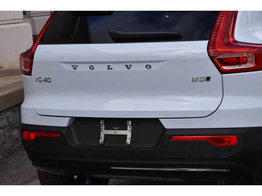 2026 Volvo - image 28