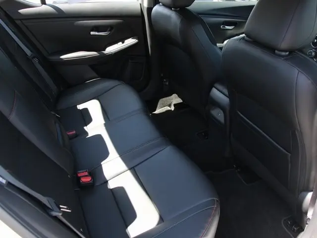 2024 Nissan Sentra SR Premium photo 31