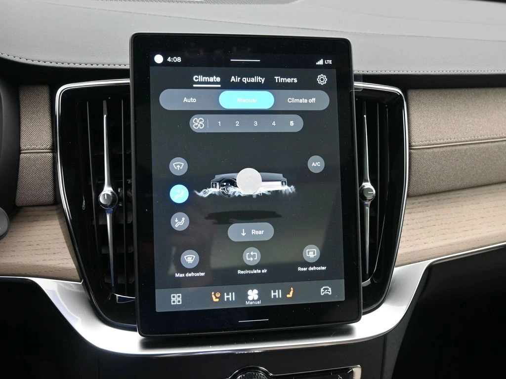 2026 Volvo - image 14