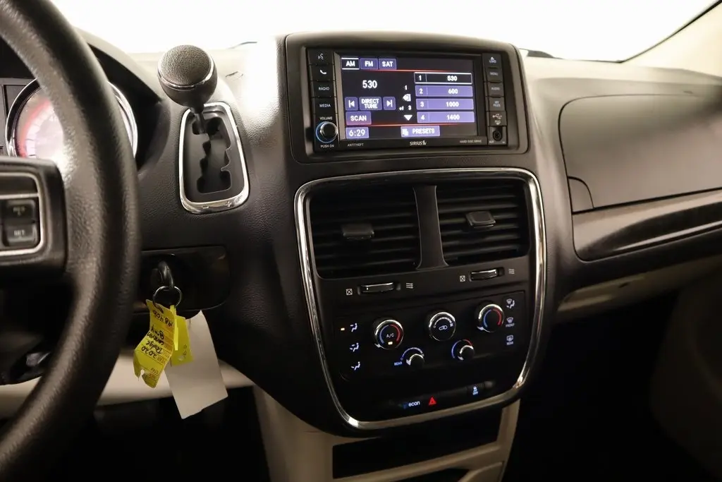 2020 Dodge Grand Caravan SE photo 5
