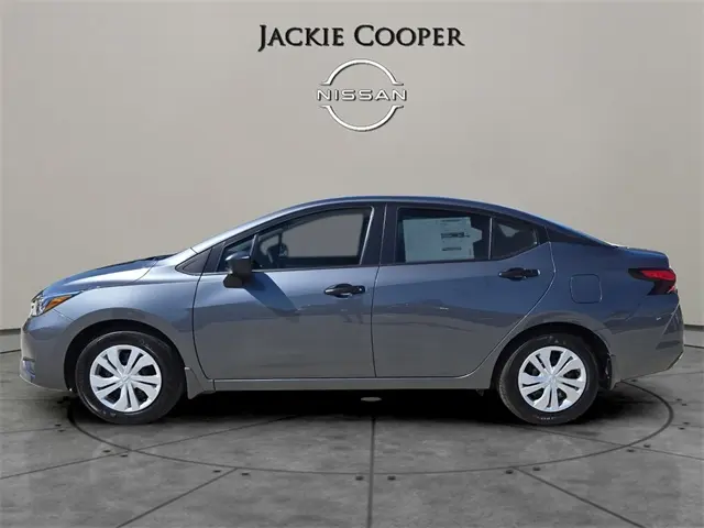 2025 Nissan Versa 1.6 S photo 2