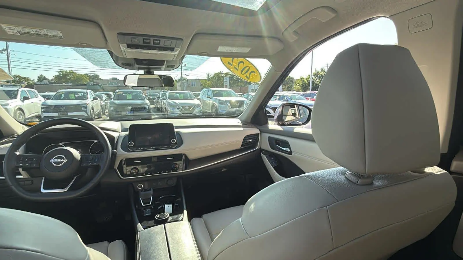 2022 Nissan Rogue SV photo 21