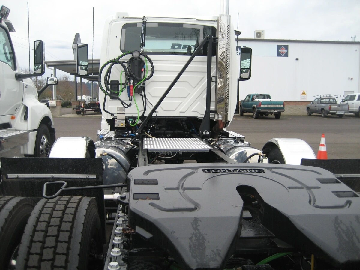 2025 International LT — photo 6
