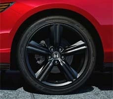 19-inch alloy wheels