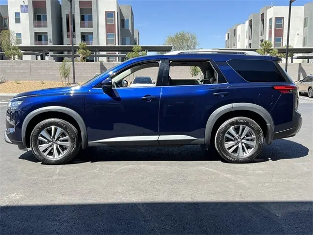 Used 2022 Nissan Pathfinder SL with VIN 5N1DR3CAXNC255690 for sale in Las Vegas, NV