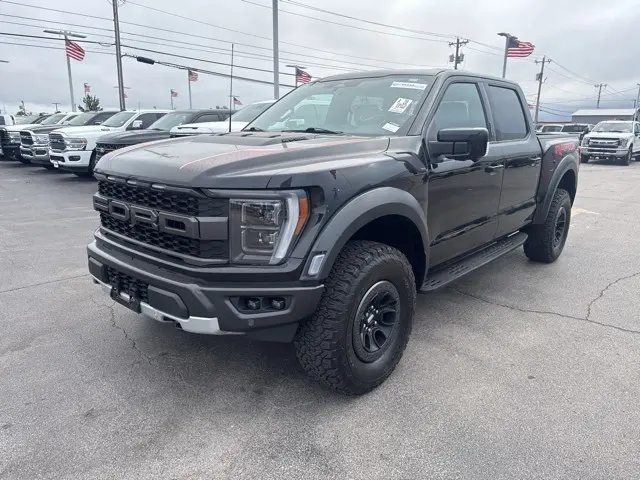 2023 Ford F-150 Raptor photo 3