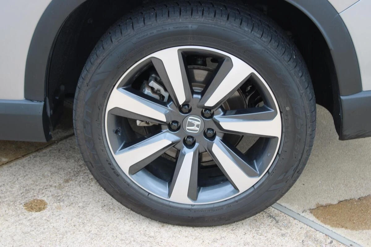 2025 Honda Pilot Touring - Photo 10