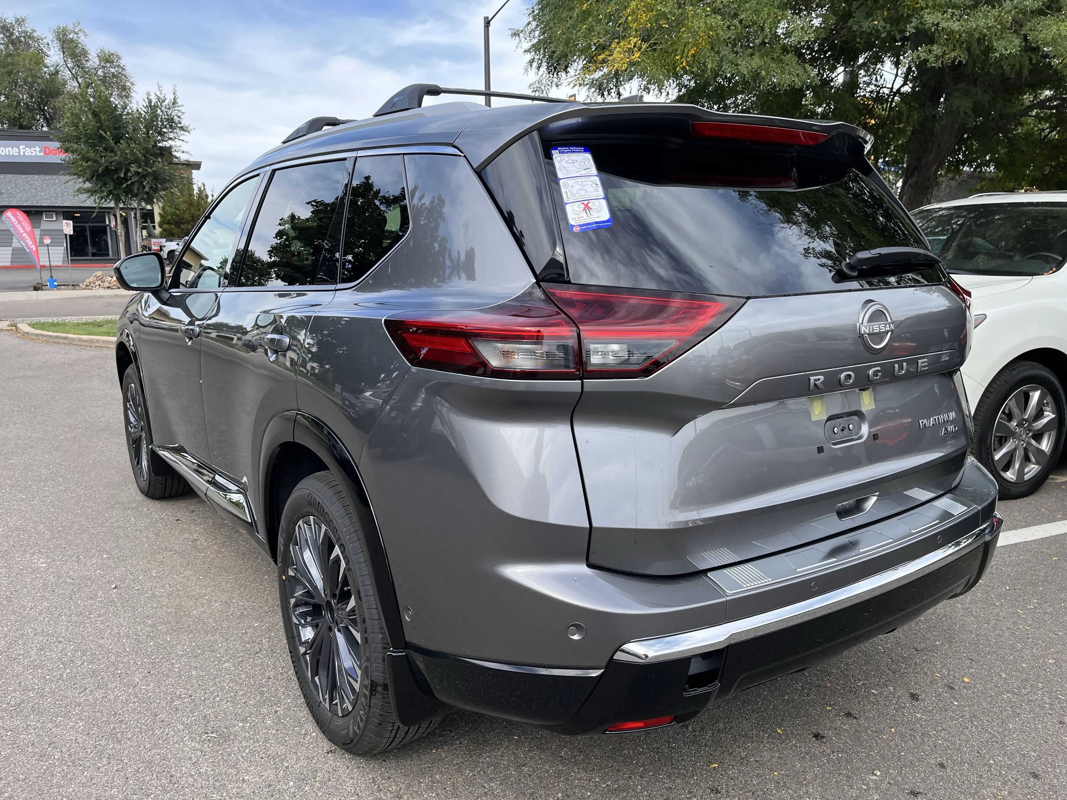 2026 Nissan Rogue Platinum photo 3