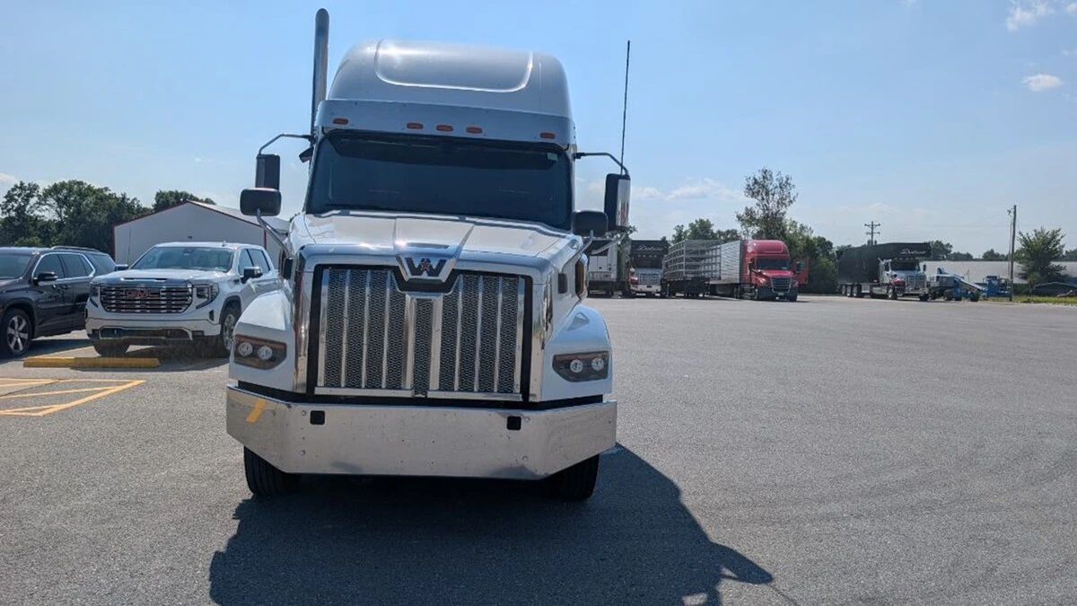 2022 Western Star 49X — photo 3