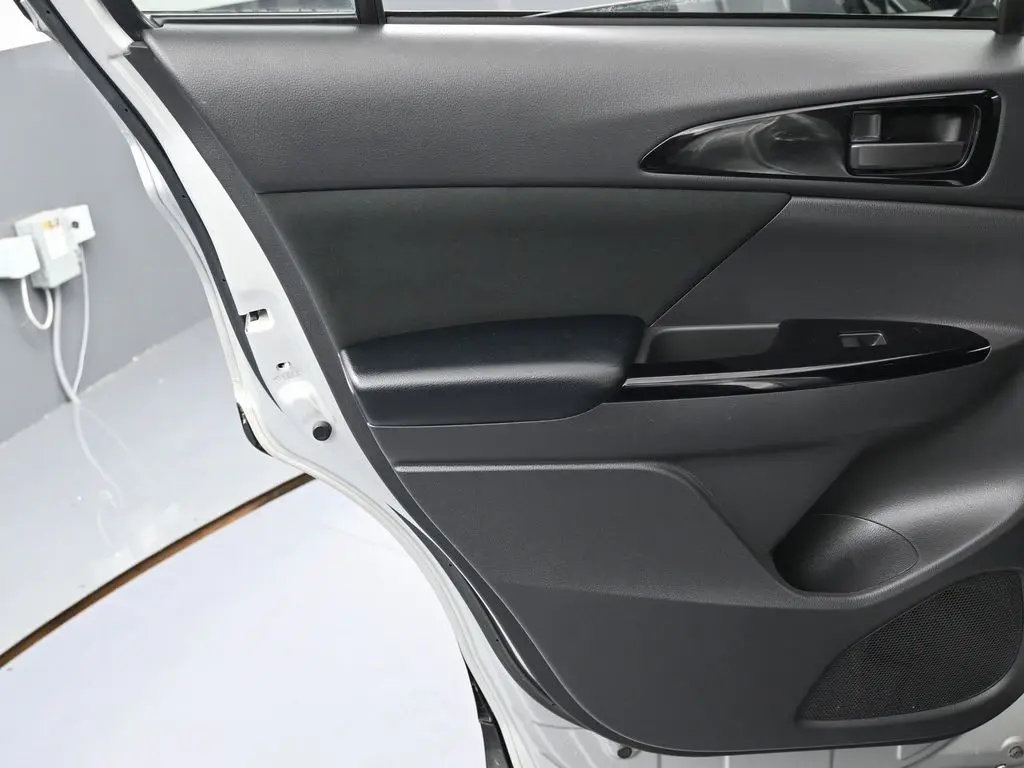 2022 Mitsubishi Eclipse Cross LE SEL GT photo 30
