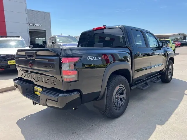 2026 Nissan Frontier PRO-4X photo 7