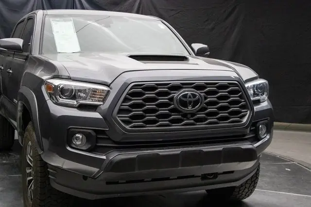 2023 Toyota Tacoma TRD Sport V6 photo 2