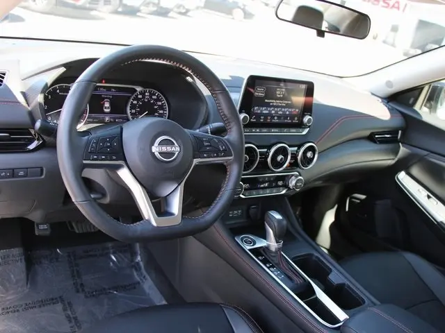 2024 Nissan Sentra SR Premium photo 4