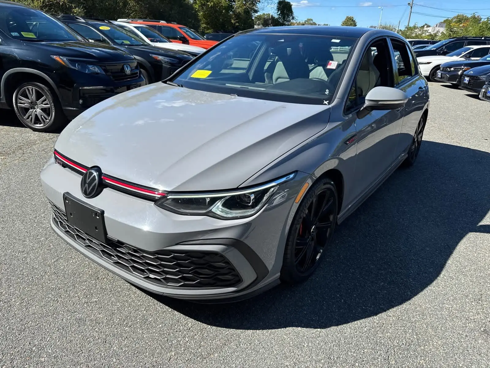2022 Volkswagen Golf GTI SE photo 2