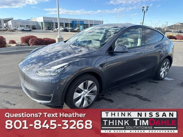 2023 Tesla Model Y Long Range's photo