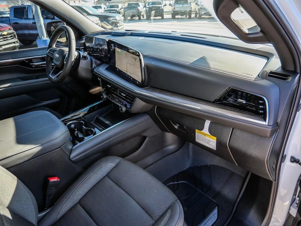 2026 Chevrolet Suburban LS - Photo 13
