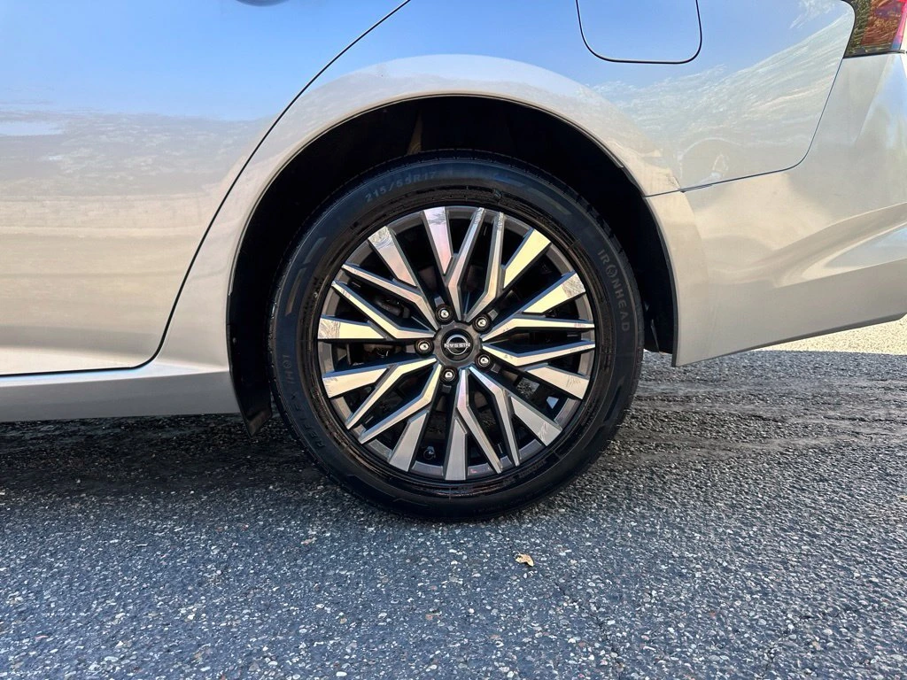2023 Nissan Altima SV - Photo 22