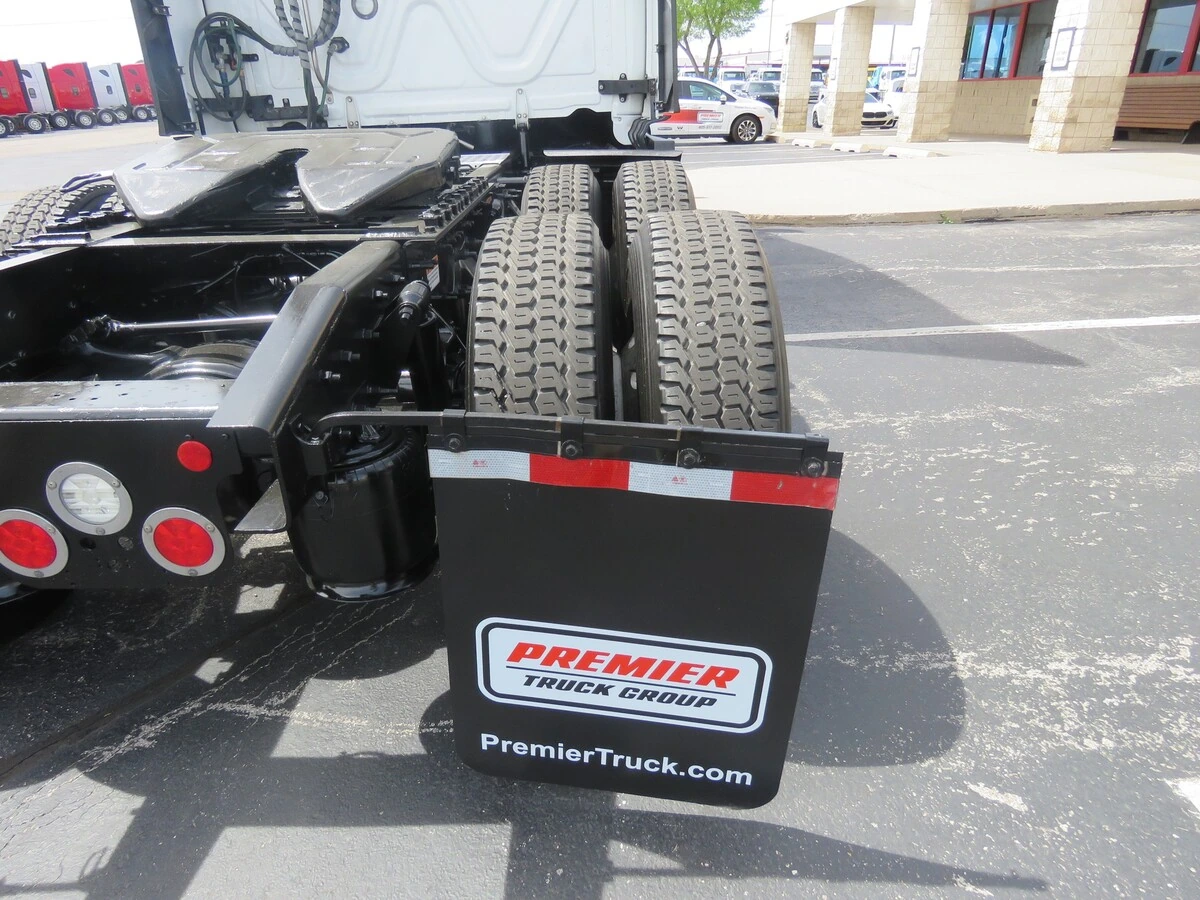 2024 Freightliner Cascadia - image 6