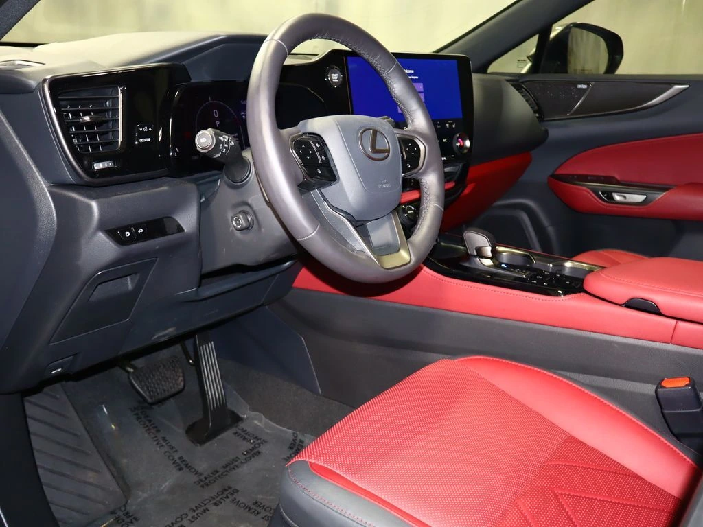 2025 Lexus NX 350 - Photo 17