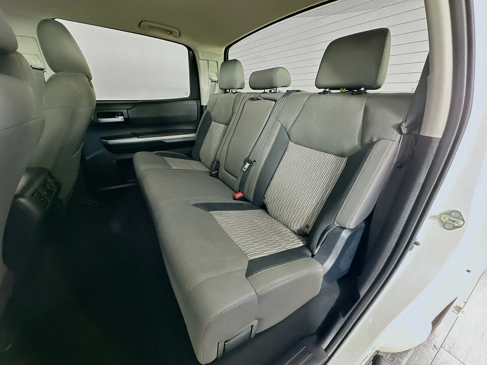 2017 Toyota Tundra SR5 CrewMax photo 13