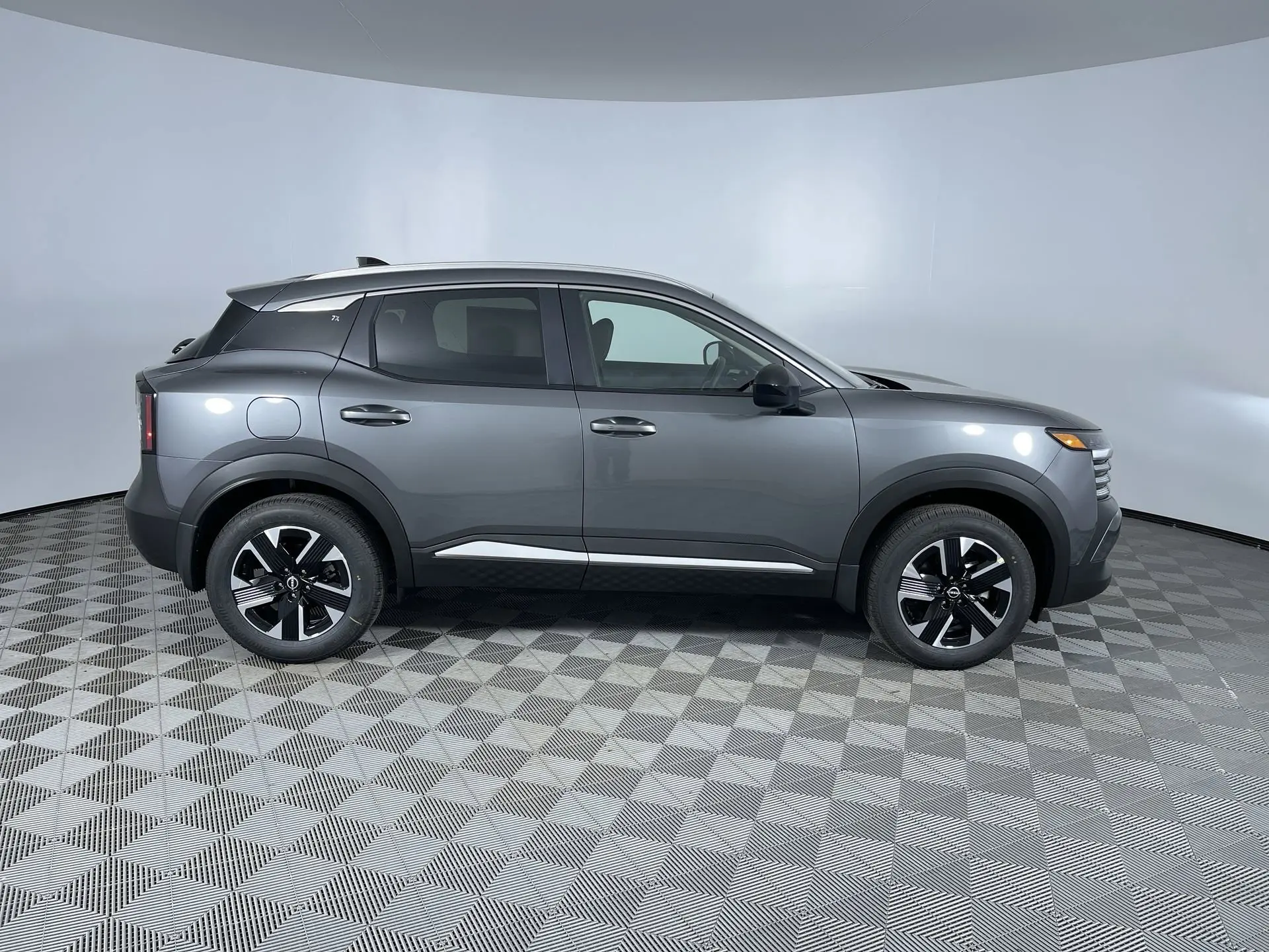 2026 Nissan Kicks SV photo 3
