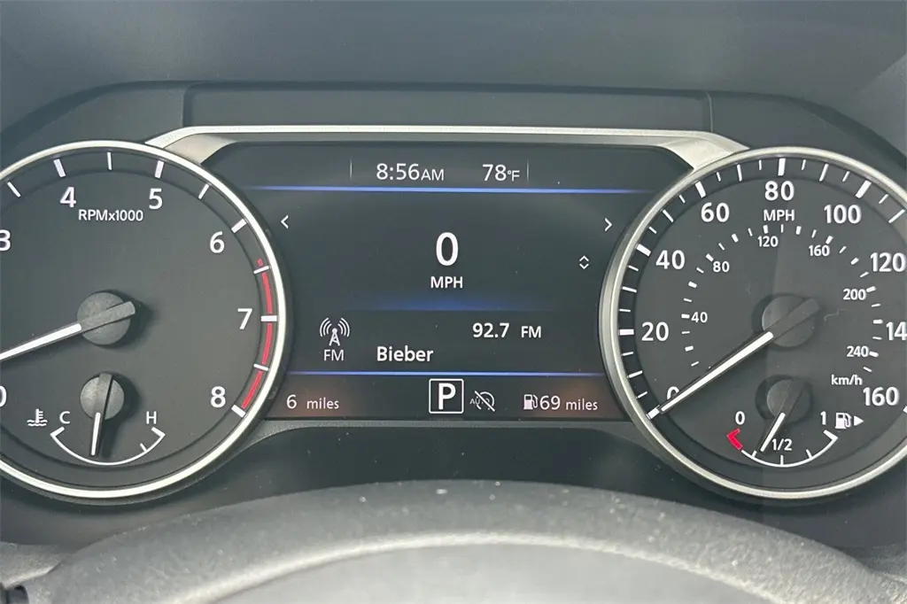 2025 Nissan Sentra SV photo 23