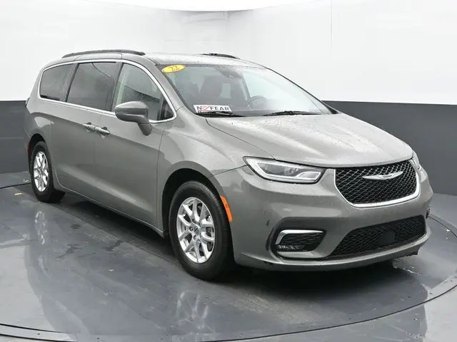 Used 2022 Chrysler Pacifica Touring L with VIN 2C4RC1BG3NR136201 for sale in Delavan, WI