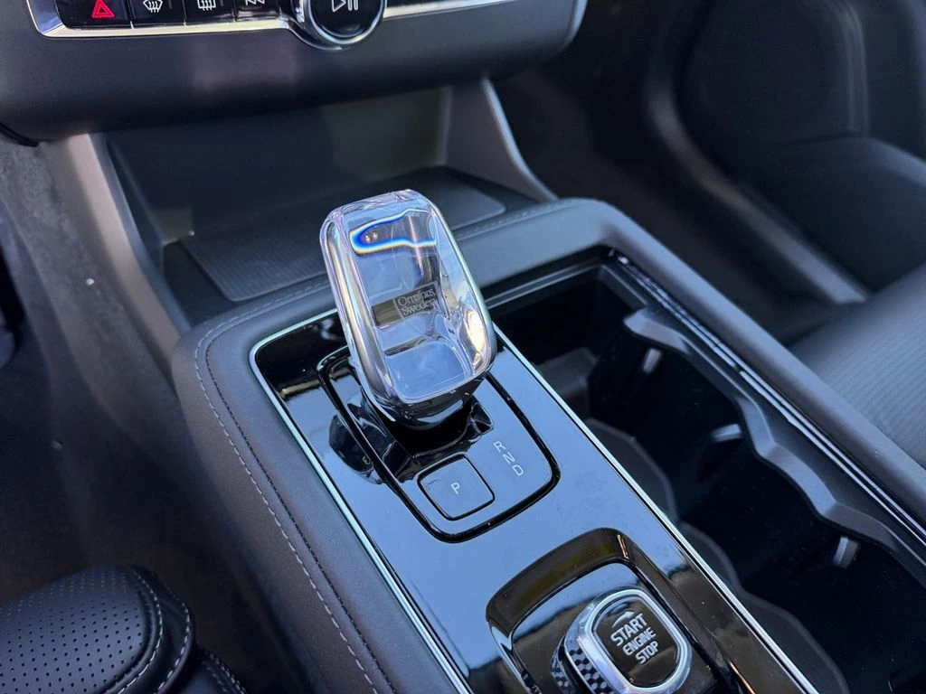 2026 Volvo - image 23